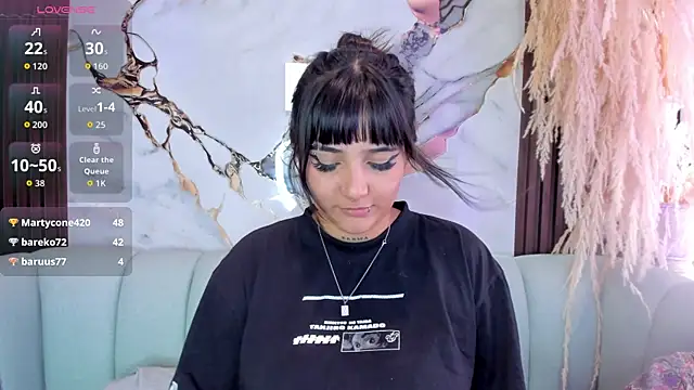 kate boobs online show from May 11, 2026, 4:04 pm