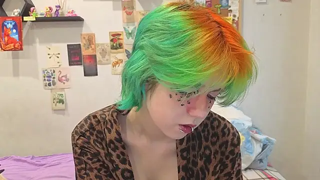 Snapshot of LittleKittenStar chatting on May 28, 2026, 2:23 pm LittleKittenStar online show from May 28, 2026, 2:23 pm