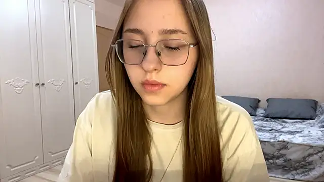 Vickyfaith online show from April 27, 2026, 8:29 pm
