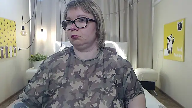 BonnnyBoobsy online show from May 4, 2026, 11:46 am