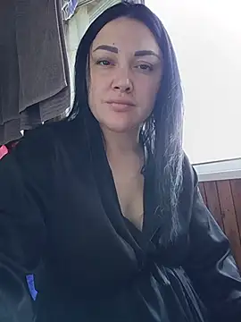 Snapshot of Elsie-Nora chatting on July 15, 2026, 9:05 am Elsie-Nora online show from July 15, 2026, 9:05 am