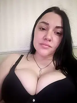 Snapshot of Elsie-Nora chatting on April 2, 2026, 7:48 am Elsie-Nora online show from April 2, 2026, 7:48 am