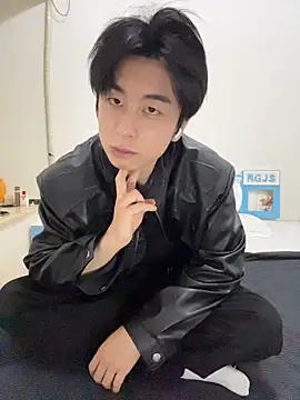 kissbaby-111 online show from June 18, 2026, 5:29 pm