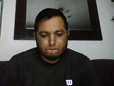Snapshot of HOTB0Y18 chatting on April 7, 2026, 6:37 am HOTB0Y18 online show from April 7, 2026, 6:37 am