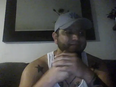 Snapshot of HOTB0Y18 chatting on April 22, 2026, 7:15 am HOTB0Y18 online show from April 22, 2026, 7:15 am