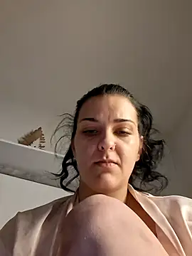 KitKatQueen online show from March 18, 2026, 8:32 pm