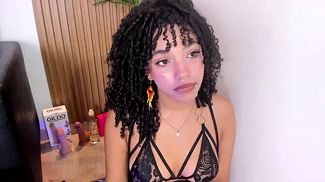 JazmyXXX online show from June 12, 2026, 8:17 pm