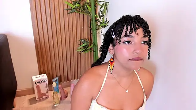 JazmyXXX online show from June 16, 2026, 7:47 pm