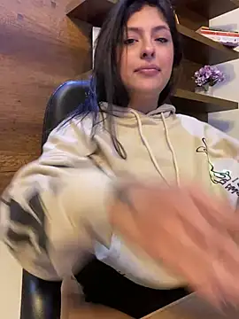 emiiross online show from March 30, 2026, 11:17 pm