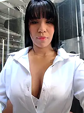 MonserratJons01 online show from May 1, 2026, 3:28 pm