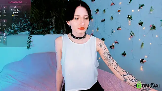 Snapshot of Kira__Cutie chatting on June 4, 2026, 9:52 pm Kira Cutie online show from June 4, 2026, 9:52 pm