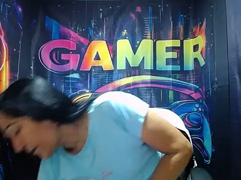 Snapshot of EmmieRae__ chatting on March 22, 2026, 11:39 pm EmmieRae online show from March 22, 2026, 11:39 pm