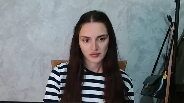 Snapshot of RoxiCherry chatting on July 6, 2026, 6:31 am RoxiCherry online show from July 6, 2026, 6:31 am