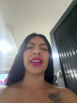 Snapshot of Noa_rousse01 chatting on May 6, 2026, 4:16 am Noa rousse01 online show from May 6, 2026, 4:16 am