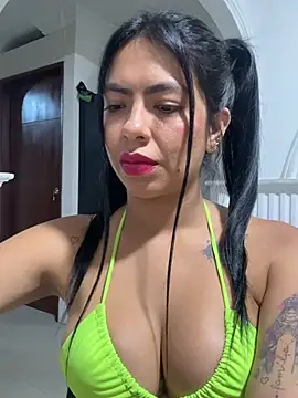 Snapshot of Noa_rousse01 chatting on May 9, 2026, 4:38 am Noa rousse01 online show from May 9, 2026, 4:38 am