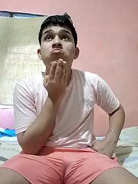 alee28728 online show from March 26, 2026, 9:02 pm