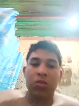 alee28728 online show from April 2, 2026, 8:59 pm