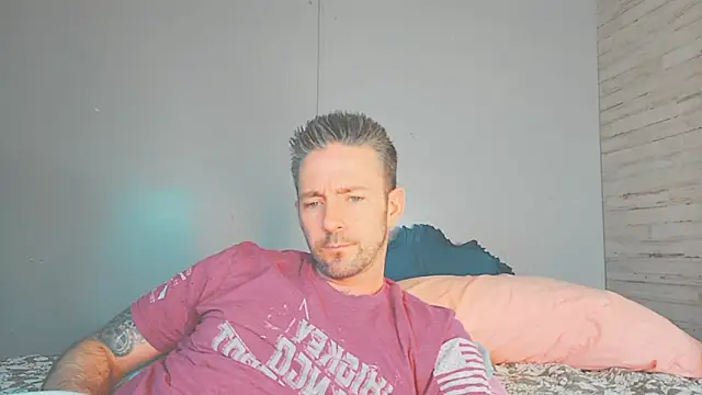 Snapshot of SkylarrGrey chatting on May 16, 2026, 3:44 pm SkylarrGrey online show from May 16, 2026, 3:44 pm