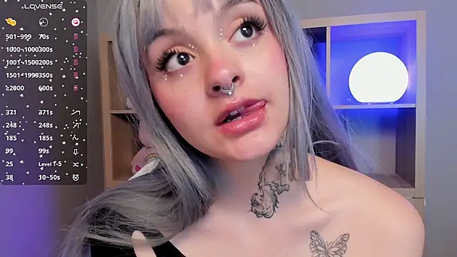  EmilyRouge  online show from May 5, 2026, 5:10 am