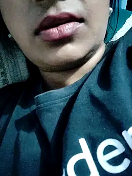 Snapshot of SS_Poli chatting on April 6, 2026, 9:16 pm SS Poli online show from April 6, 2026, 9:16 pm