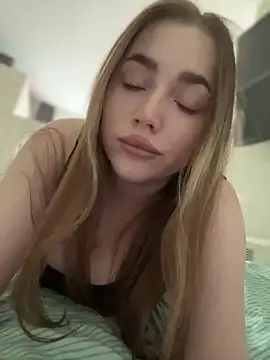 Snapshot of milana_millka chatting on March 19, 2026, 1:22 pm milana millka online show from March 19, 2026, 1:22 pm