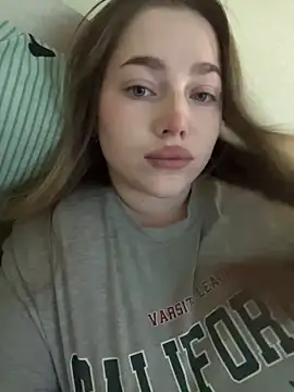 Snapshot of milana_millka chatting on March 31, 2026, 8:27 am milana millka online show from March 31, 2026, 8:27 am