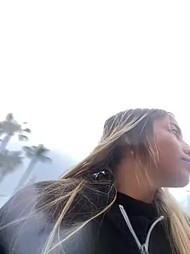 Sexyandtiny online show from March 19, 2026, 5:57 pm