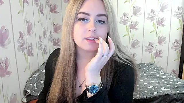 Snapshot of Agathameoww chatting on June 14, 2026, 10:22 pm Agathameoww online show from June 14, 2026, 10:22 pm