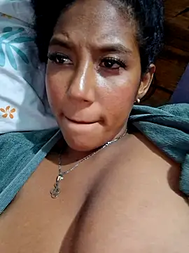 Snapshot of emily_fox01 chatting on May 22, 2026, 3:48 am emily fox01 online show from May 22, 2026, 3:48 am