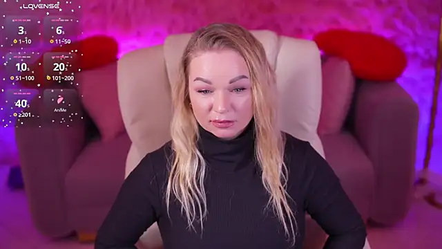 JuliaBlond online show from March 19, 2026, 3:34 pm