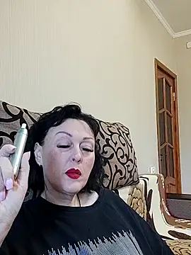 HelgaDennis online show from May 11, 2026, 3:52 am