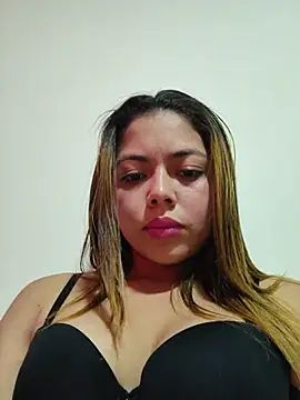 Snapshot of Yelii_ chatting on June 17, 2026, 8:30 pm Yelii online show from June 17, 2026, 8:30 pm
