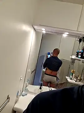 Justfunfree online show from March 27, 2026, 3:02 pm