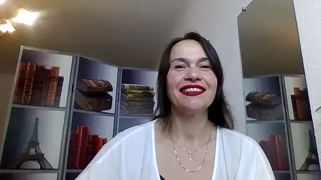 Snapshot of Selena_Moo chatting on April 26, 2026, 10:01 am Selena Moo online show from April 26, 2026, 10:01 am