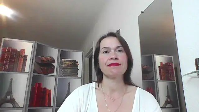 Selena Moo online show from June 4, 2026, 3:06 pm