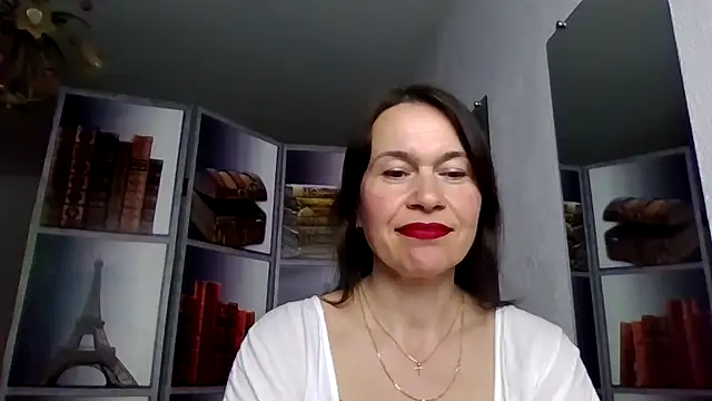 Snapshot of Selena_Moo chatting on April 7, 2026, 8:49 am Selena Moo online show from April 7, 2026, 8:49 am