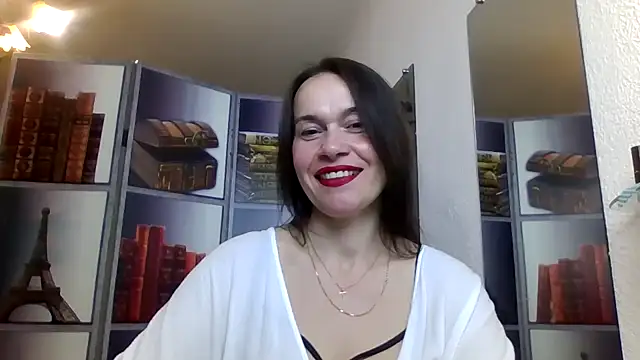 Snapshot of Selena_Moo chatting on April 27, 2026, 8:12 am Selena Moo online show from April 27, 2026, 8:12 am