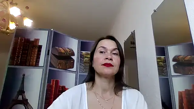 Snapshot of Selena_Moo chatting on April 23, 2026, 8:21 am Selena Moo online show from April 23, 2026, 8:21 am