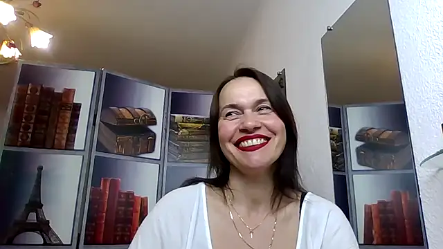 Snapshot of Selena_Moo chatting on May 9, 2026, 9:01 am Selena Moo online show from May 9, 2026, 9:01 am