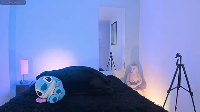 FERNANDAX  online show from April 19, 2026, 6:10 pm