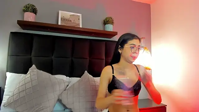 Snapshot of sofi_alix chatting on April 28, 2026, 8:02 pm sofi alix online show from April 28, 2026, 8:02 pm