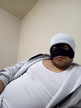 trkk9715 online show from March 19, 2026, 10:43 pm