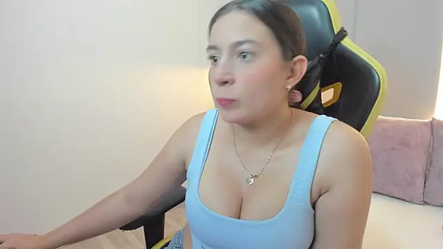 Snapshot of kira_relish chatting on April 21, 2026, 11:17 am kira relish online show from April 21, 2026, 11:17 am