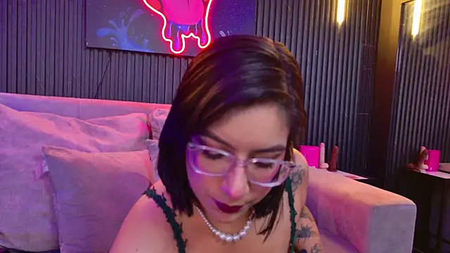 Snapshot of HannaMiller01_ chatting on April 25, 2026, 8:06 pm HannaMiller01 online show from April 25, 2026, 8:06 pm