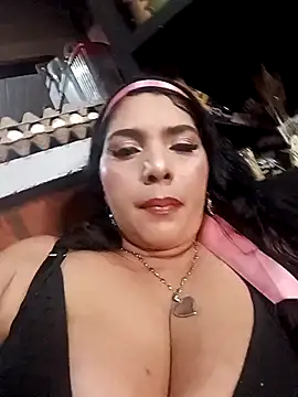 Snapshot of Candy_hot_crush chatting on March 25, 2026, 12:44 am Candy hot crush online show from March 25, 2026, 12:44 am