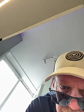 Snapshot of stefhart chatting on March 30, 2026, 7:43 am stefhart online show from March 30, 2026, 7:43 am