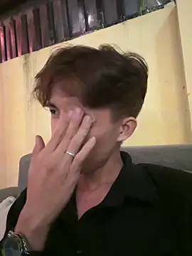 Nguyencuong1999 online show from May 9, 2026, 11:35 am