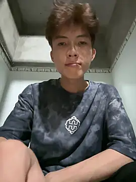 Nguyencuong1999 online show from May 11, 2026, 4:59 pm