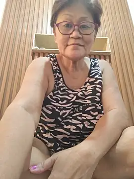 Sunflower1956 online show from July 18, 2026, 5:49 am