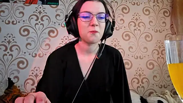 IsaSantella online show from March 25, 2026, 9:08 am